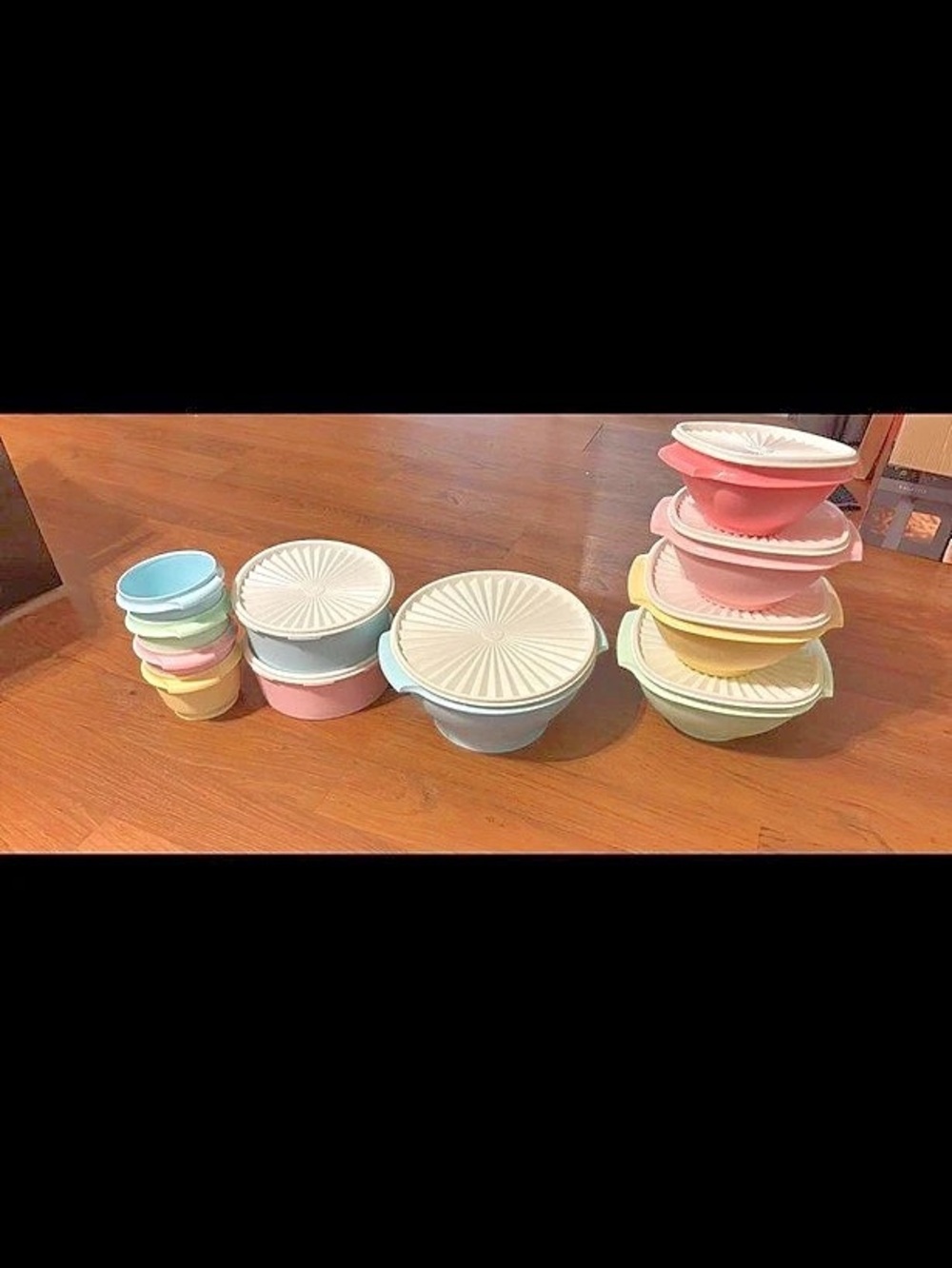 Tupperware Heritage Collection Mixing and Serving Bowl Set Cookware Set in Pink